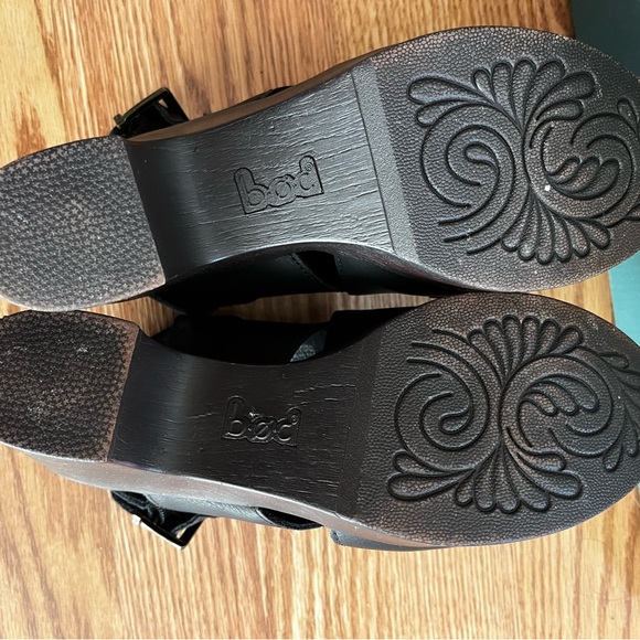 BOC Women's Black Slingback Clogs - Picture 5 of 8